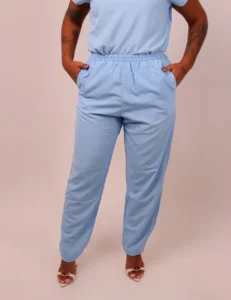 Calça cor azul ceu