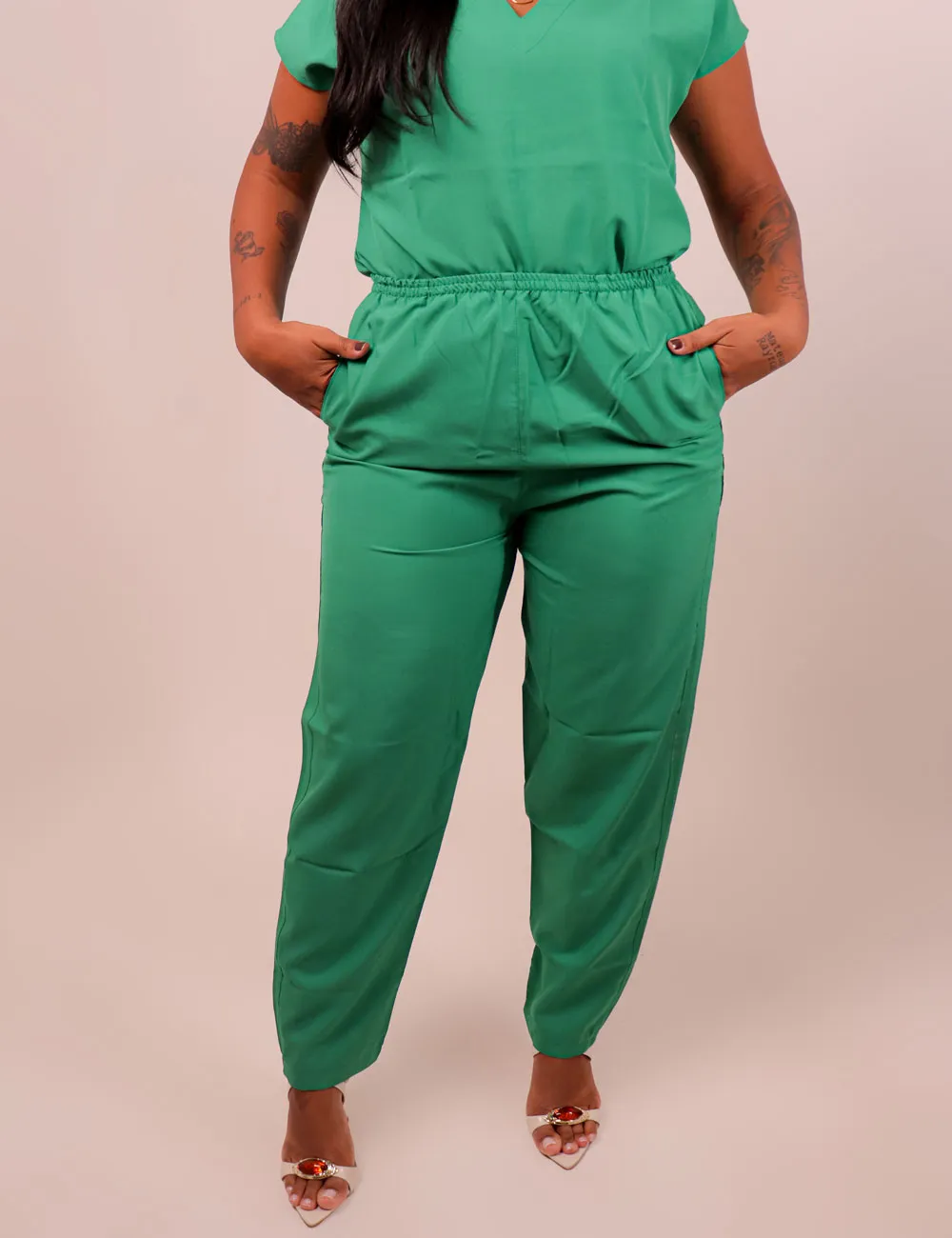 Calça cor verde bandeira